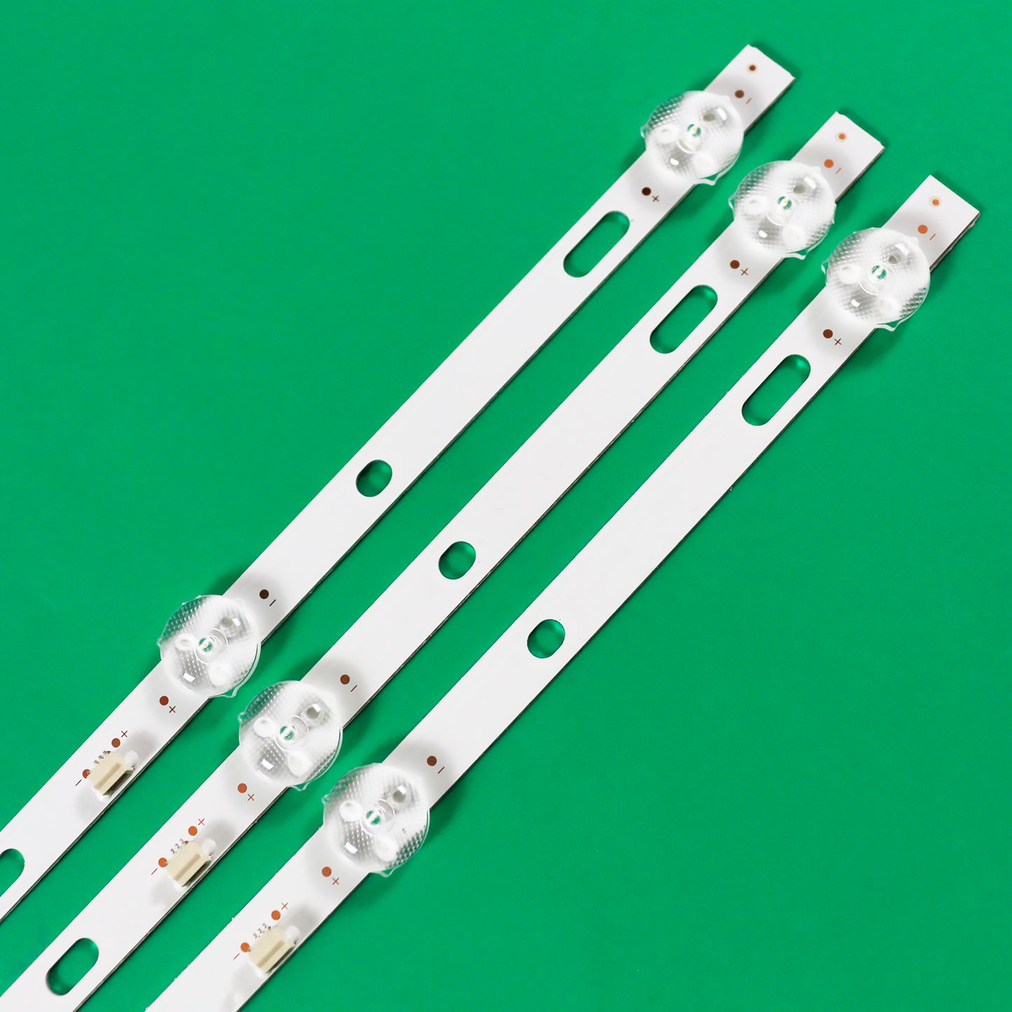 XS-2507 SM-D320-3X6-300MA-3V HY-AN320A4 B35638713 700.001.0050