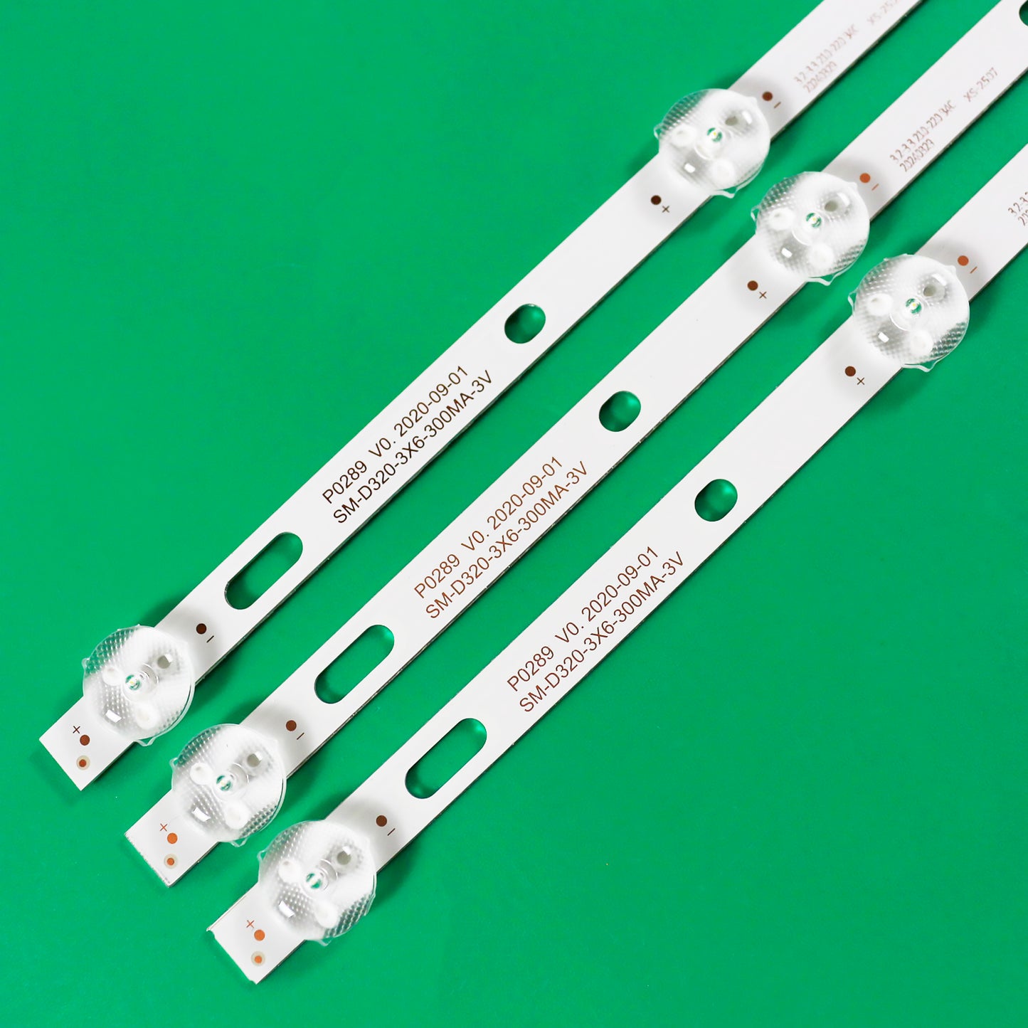 XS-2507 SM-D320-3X6-300MA-3V HY-AN320A4 B35638713 700.001.0050