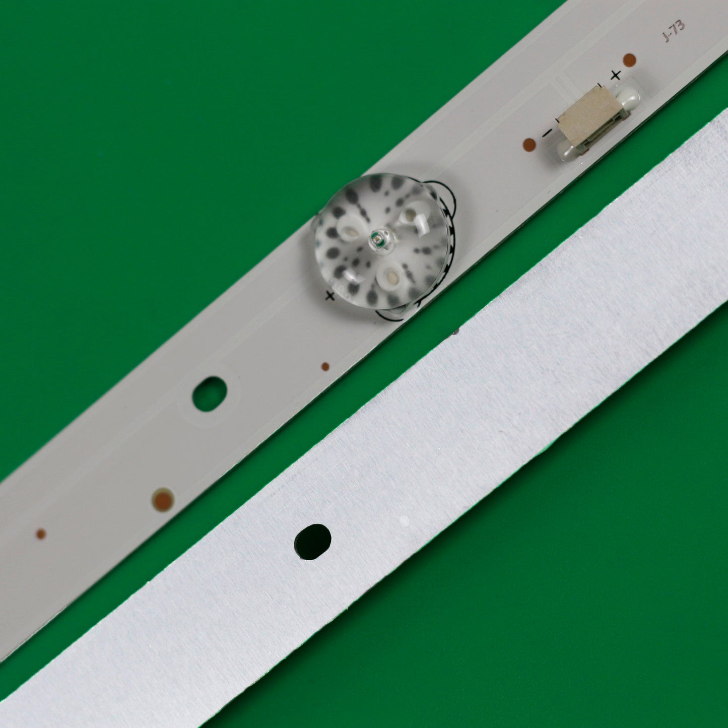 J-73 LED Backlight Strip For LD32U3100 LE32B510 LE32B310P LE32G310G 32EU3000 CRH-F32PL3030020756P CRH-F32W3030020767C BOEI320WXI-01